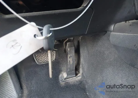 2021 Toyota Camry Le z USA, uszkodzony, nr VIN 4T1C11AK7MU553433